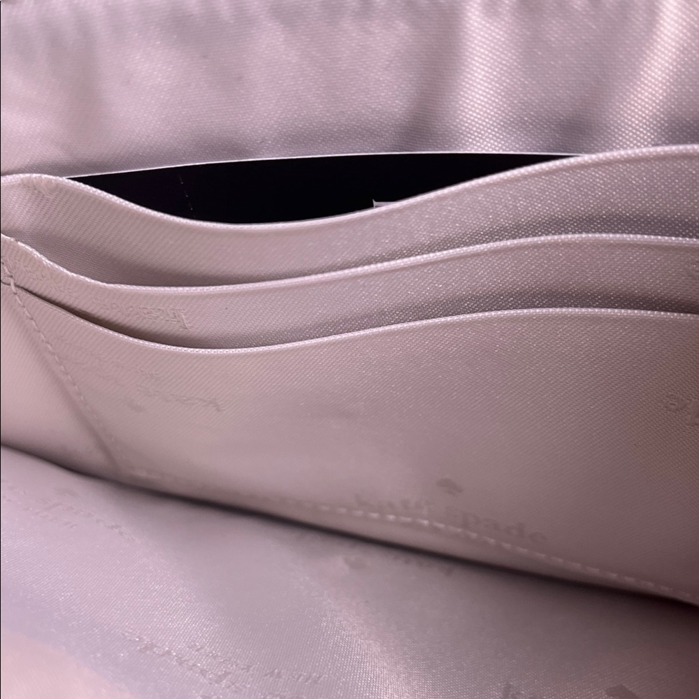NWT Kate Spade Lucy Colorblock Embossed Ivory and Black Wristlet MSRP $149.00 - Picture 5 of 14